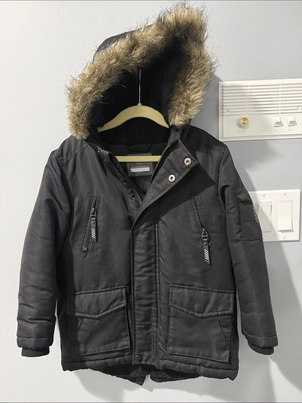 Primark Black Hooded Puffer Jacket with Faux Fur Trim size 5-6